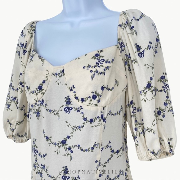 NWT Reformation Women's Lua Puff Sleeve Floral Smocked Top Sz 8, Ivory & Blue - Picture 11 of 16